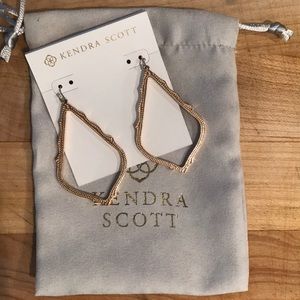 Kendra Scott Sophee Drop Earrings in Rose Gold